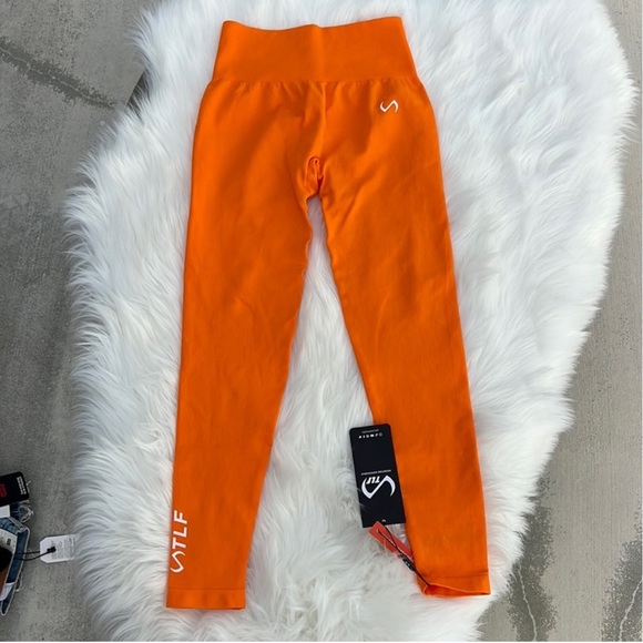 TLF Sculpt Seamless Scrunch Butt Leggings - Picture 5 of 8